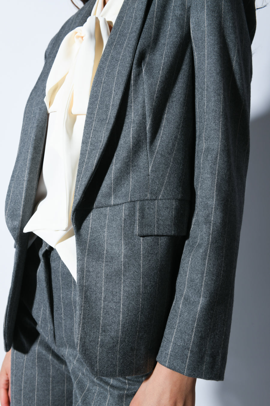 AA12FAGR-23_4_4_b9985547-a517-48a1-b27c-48b47a6b7c8d