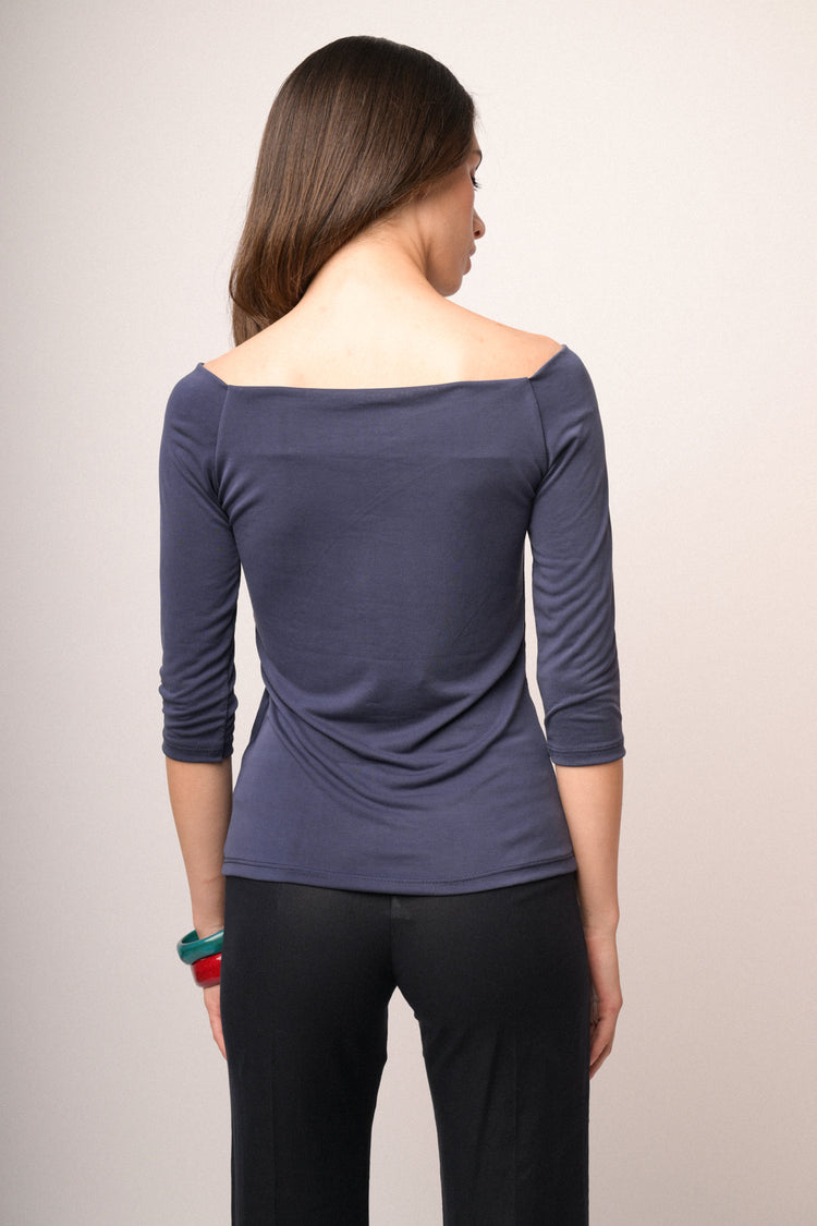 Maglia con scollo shiffer