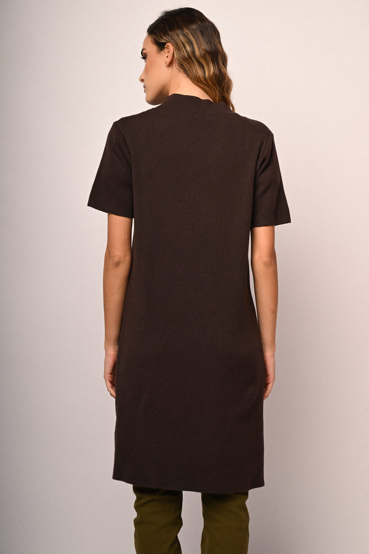 Abito in maglia con collo a lupetto