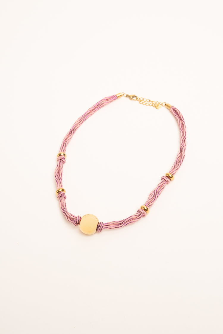 Collana con tessuto e sfera