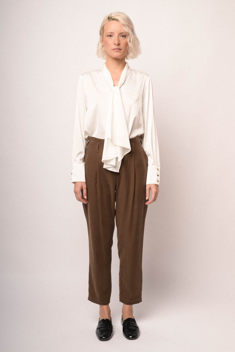 Camicia con laccio cravatta
