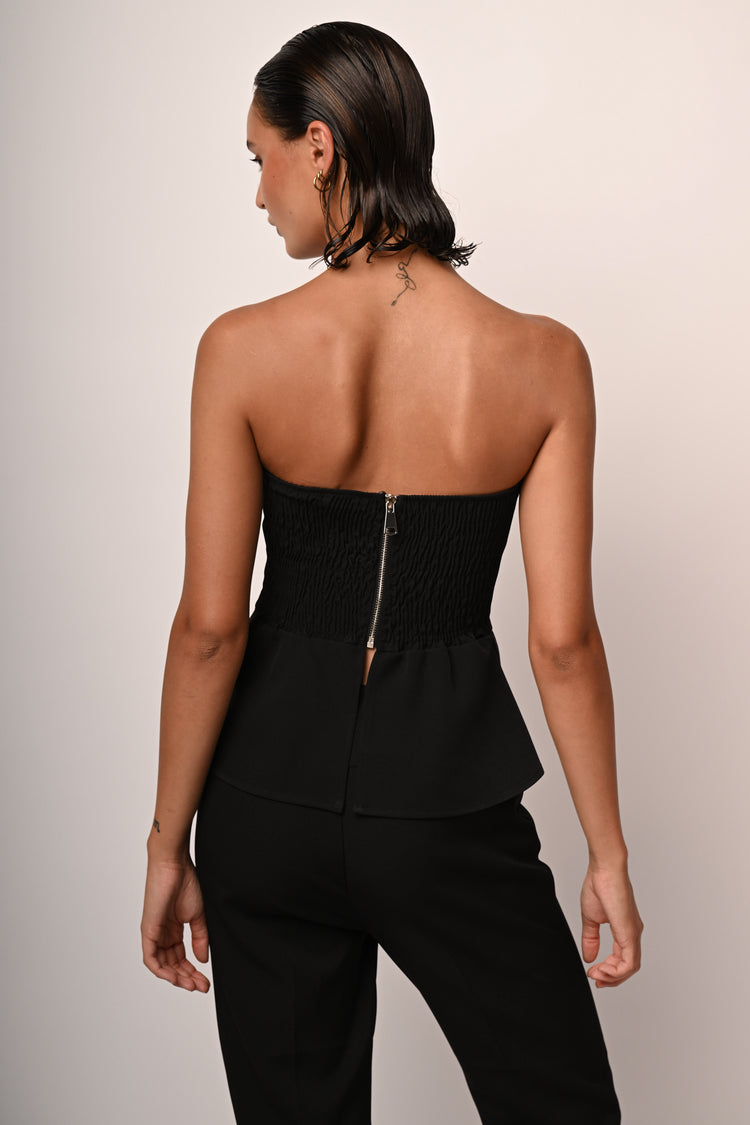 Top a bustier