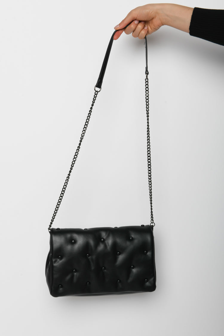 Borsa a tracolla con borchie
