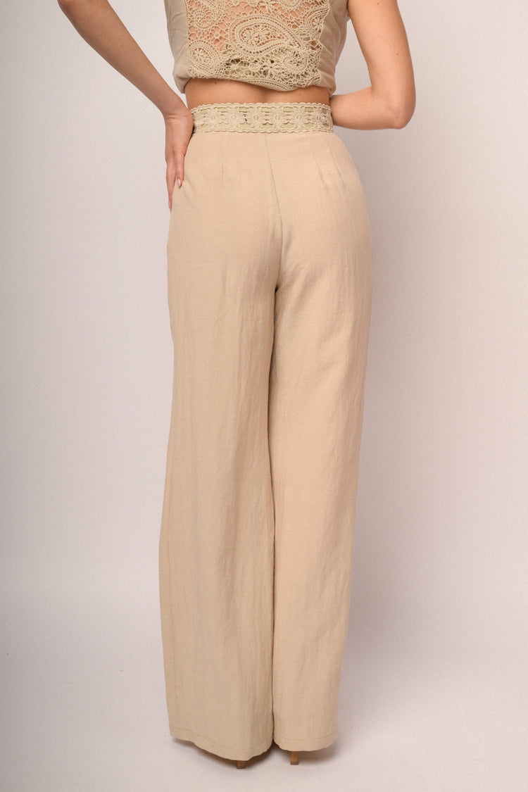 Pantaloni palazzo con cintura in pizzo beige