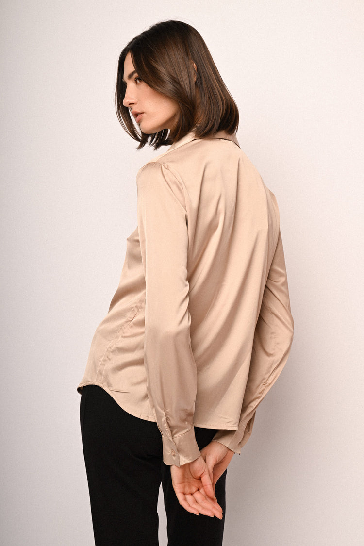 Camicia in raso con strass al colletto
