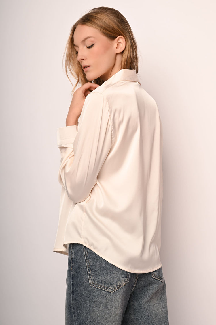 Camicia in raso con strass al colletto