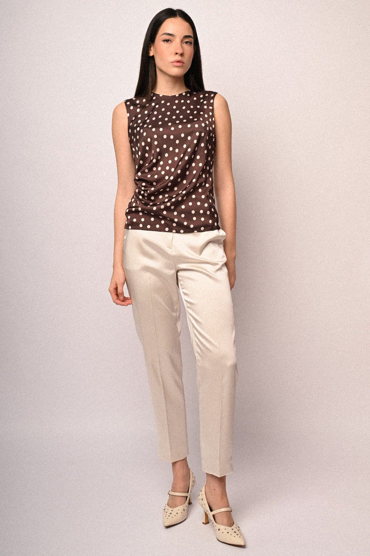 Pantaloni in raso con bottone gioiello