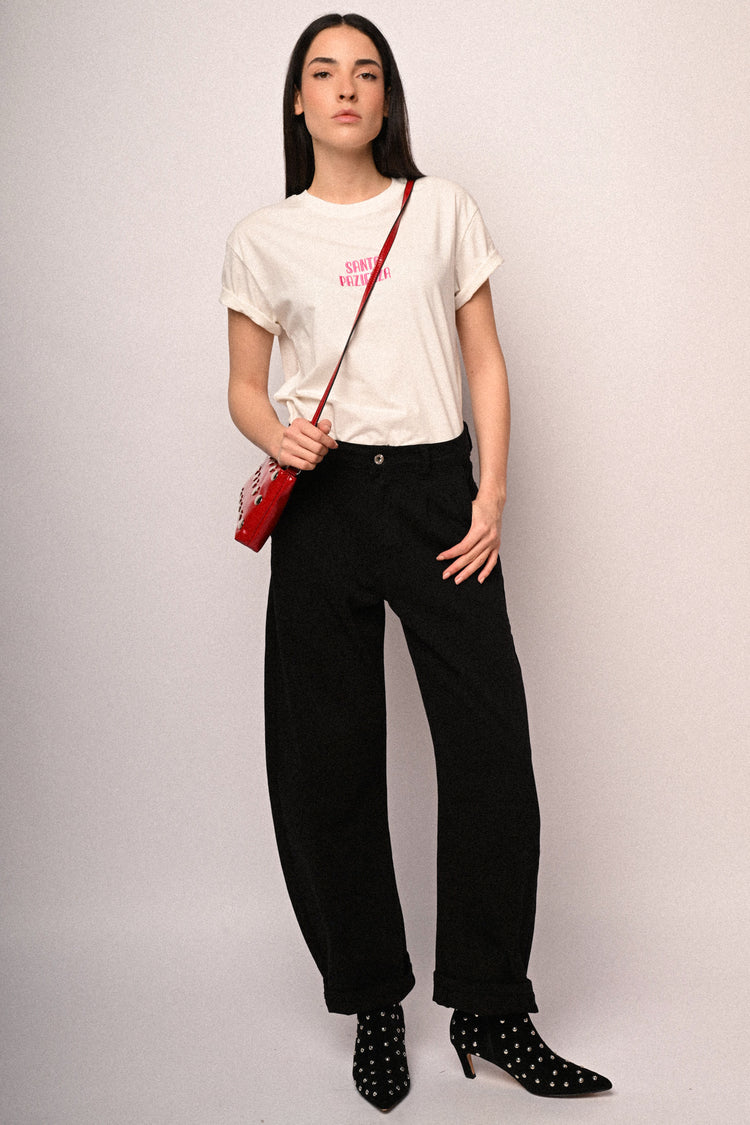 T-shirt con scritta ricamata