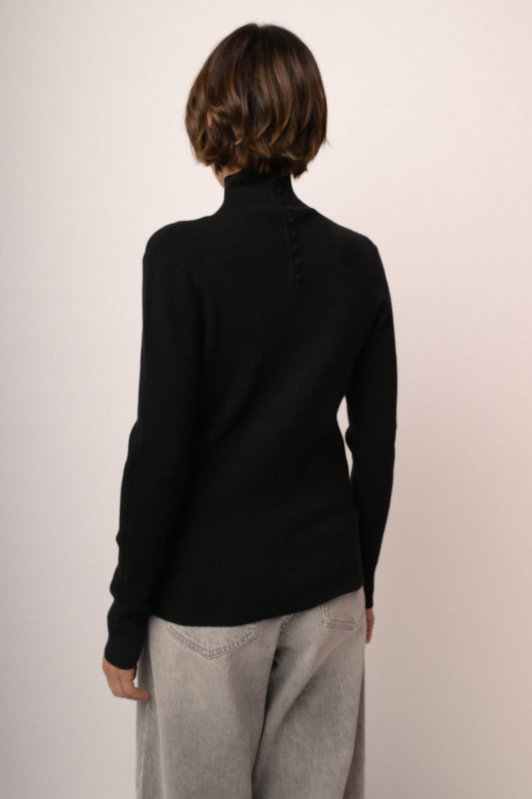 Maglia lupetto con bottoni manica