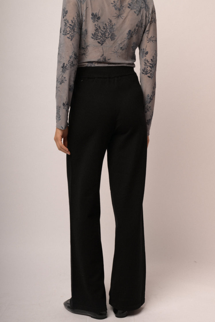 Pantaloni con lacci