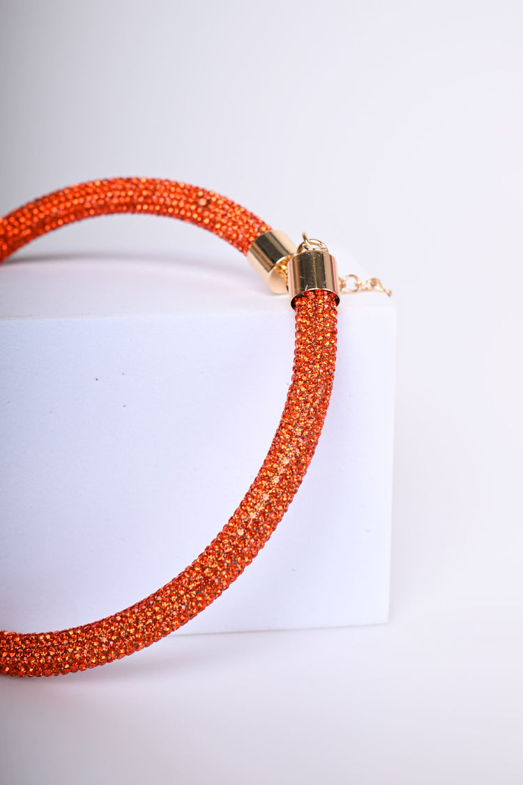 Collana rigida con strass