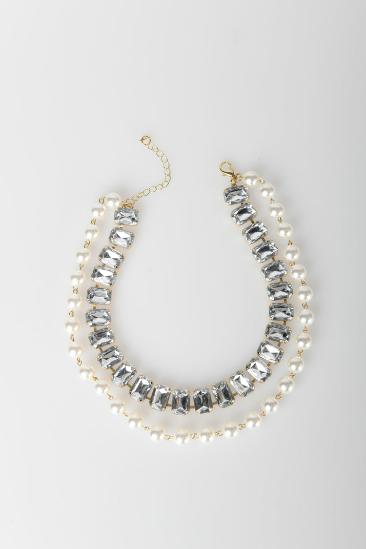 Collana con perle e cristalli