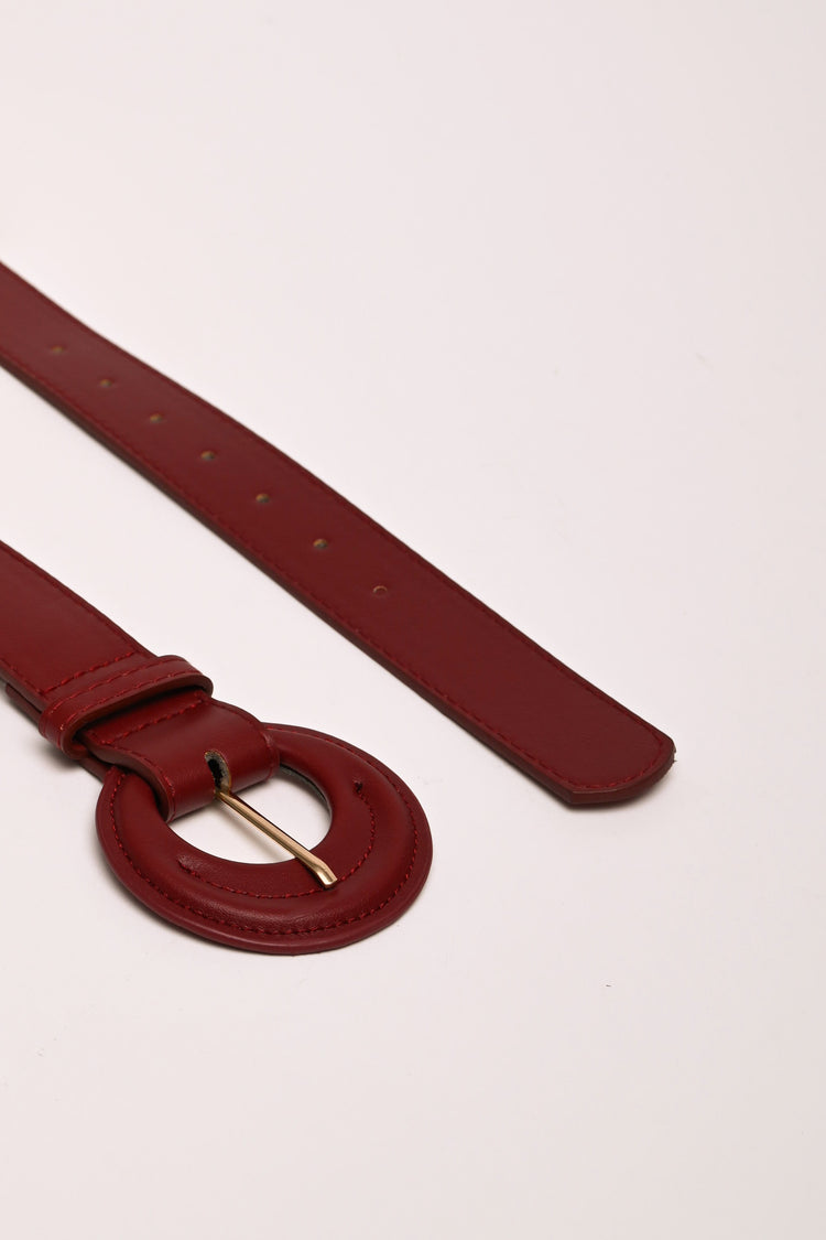 Cintura in similpelle con fibbia tonda