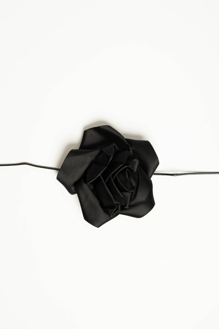 Collana laccio e fiore