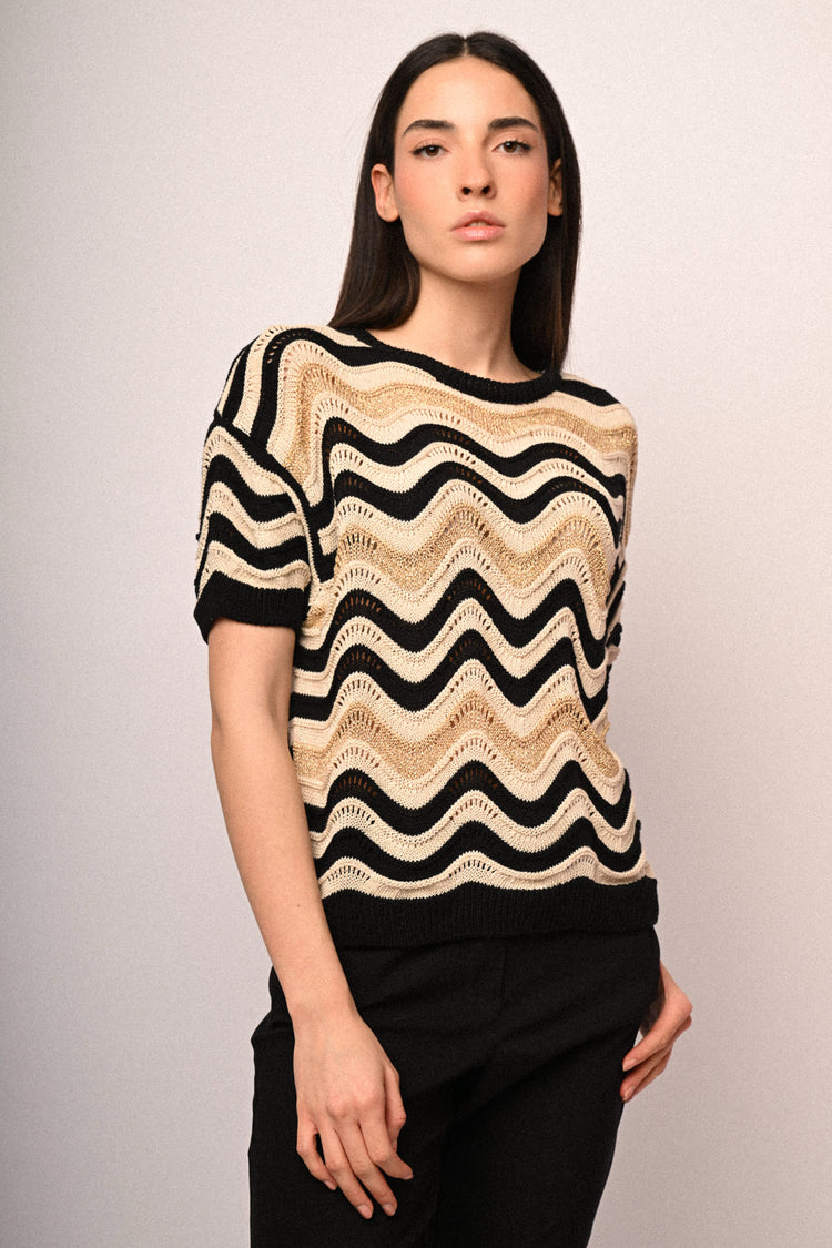 Pull in maglia crochet a righe ondulate