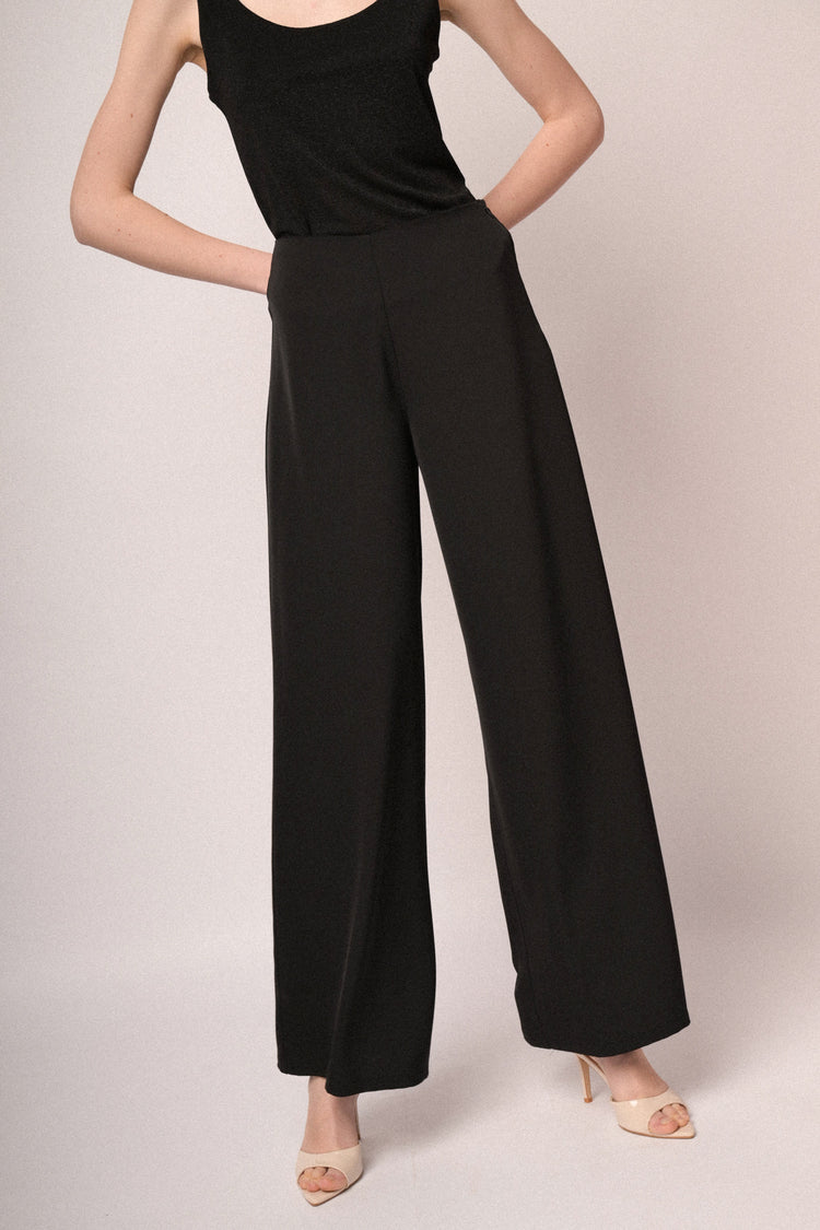 Pantaloni palazzo in crêpe fluido nero