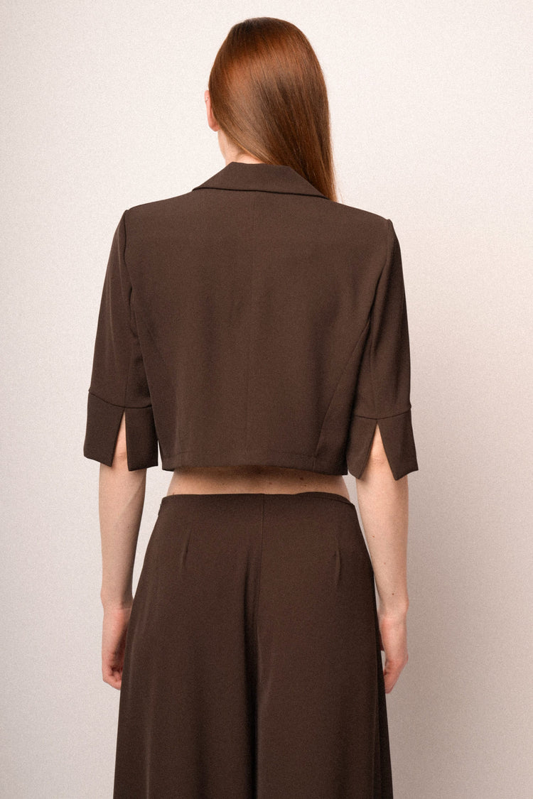 Blazer crop cioccolato con nastri da annodare