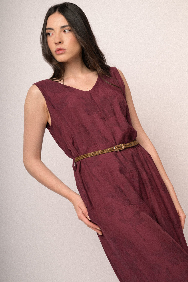 Tuta in jacquard foliage bordeaux con cintura