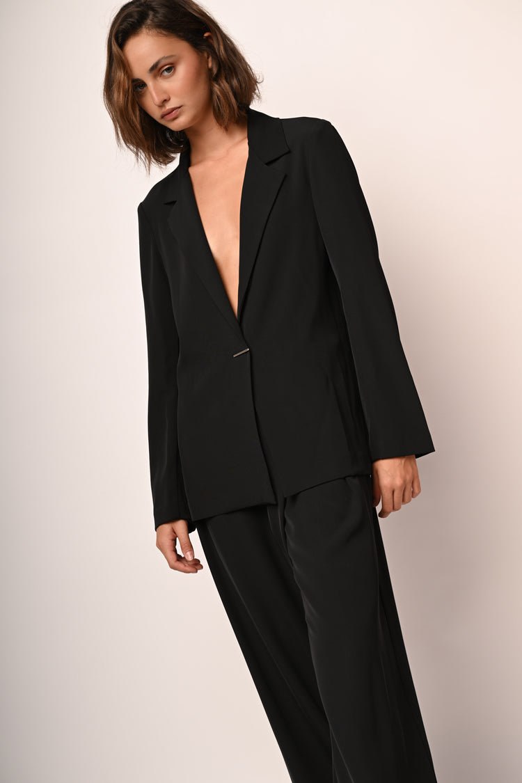 Blazer destrutturato con bottone sottile