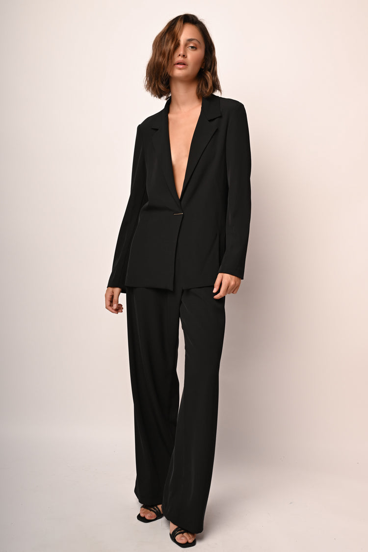 Blazer destrutturato con bottone sottile