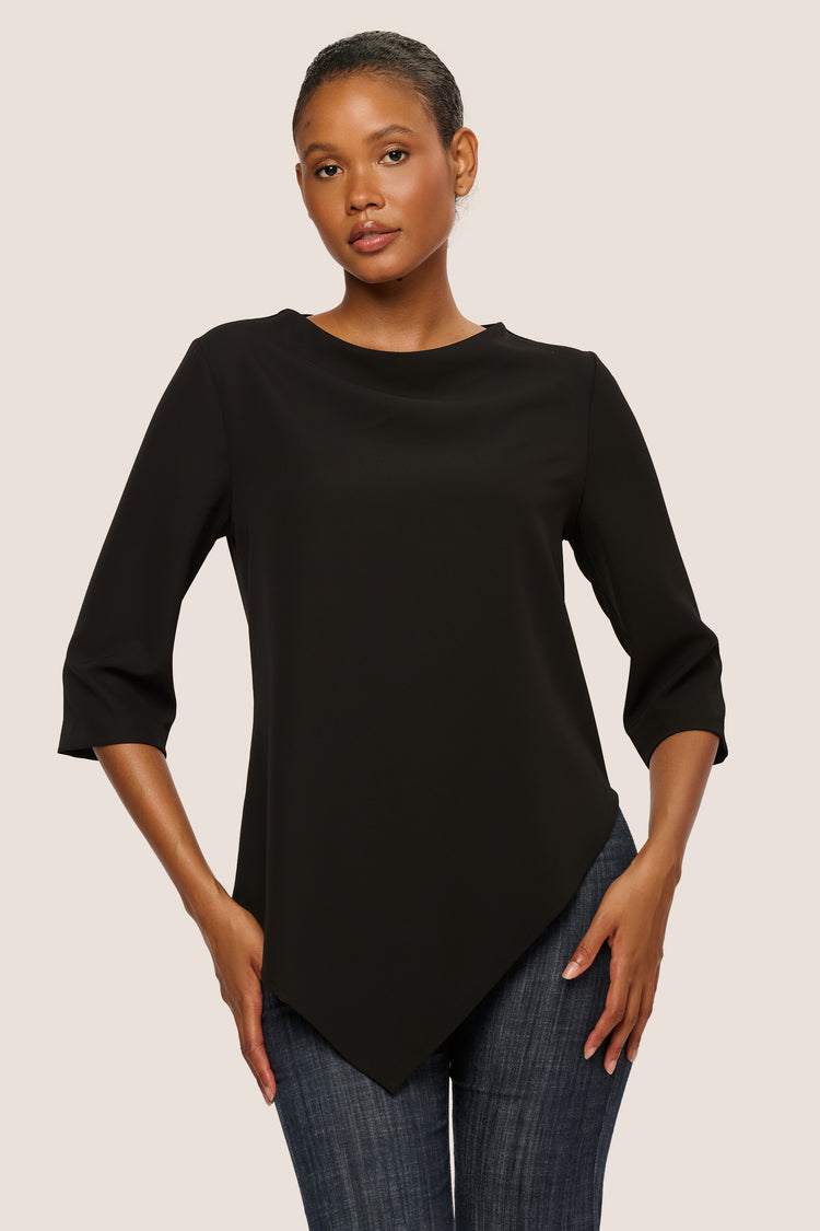 Blusa con orlo asimmetrico