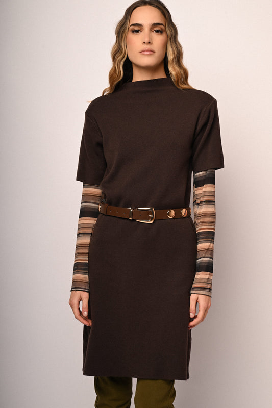 Abito in maglia con collo a lupetto