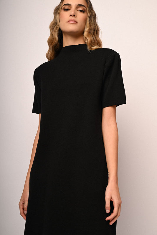 Abito in maglia con collo a lupetto