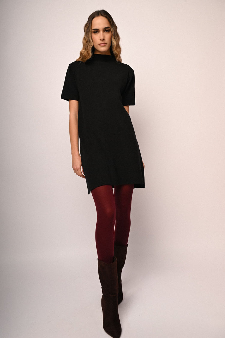 Abito in maglia con collo a lupetto