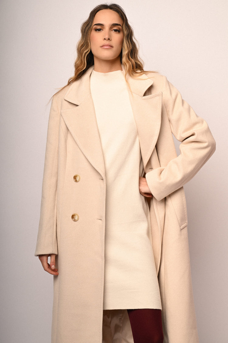 Abito in maglia con collo a lupetto