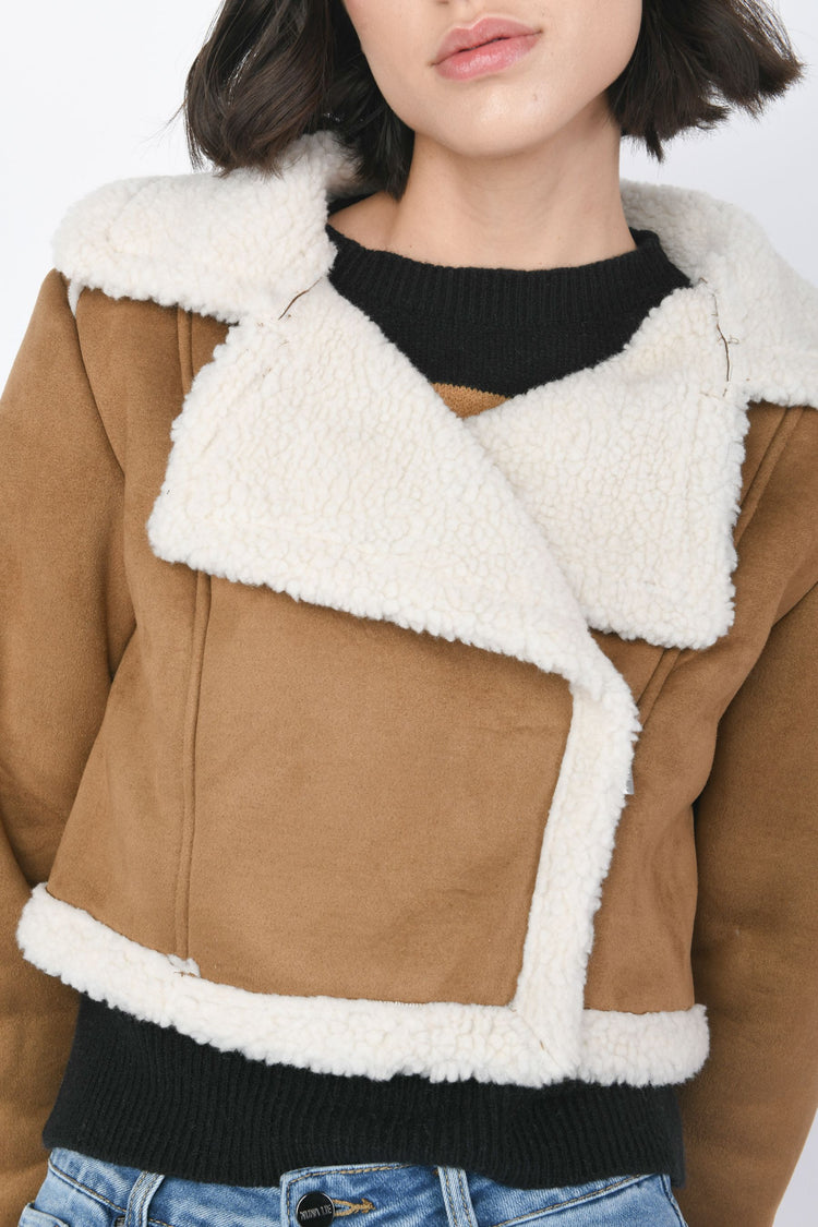 Giacca crop in faux suede e shearling