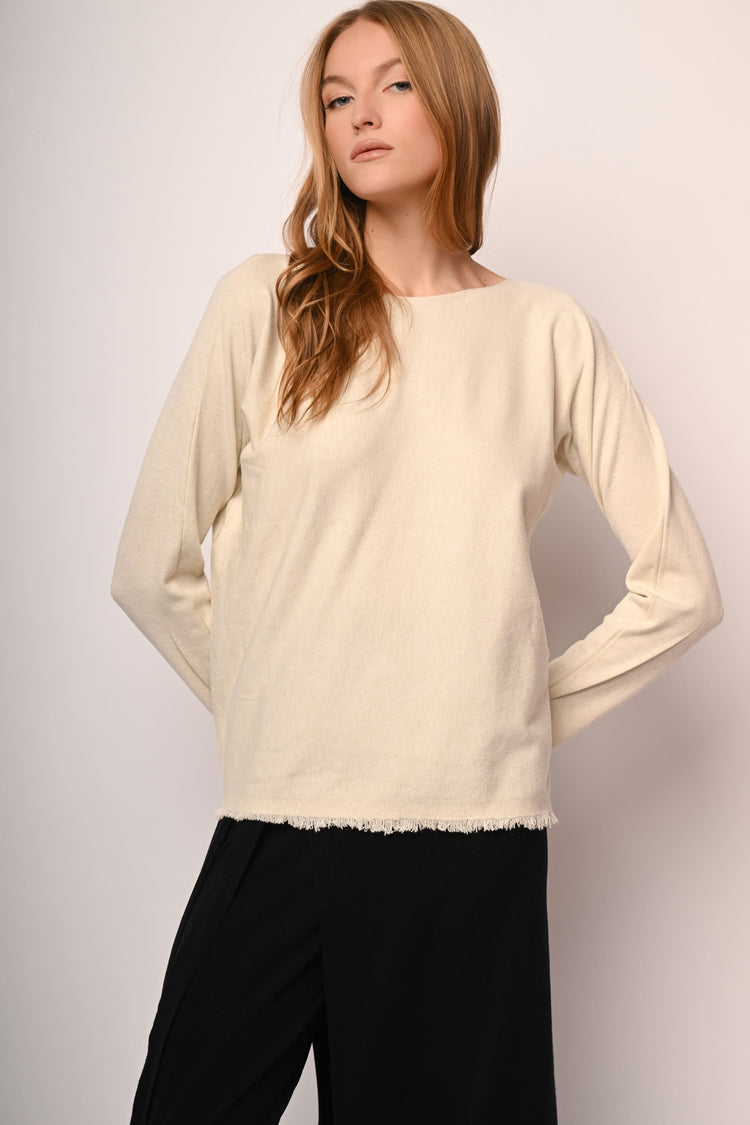 Pull con orlo a frange