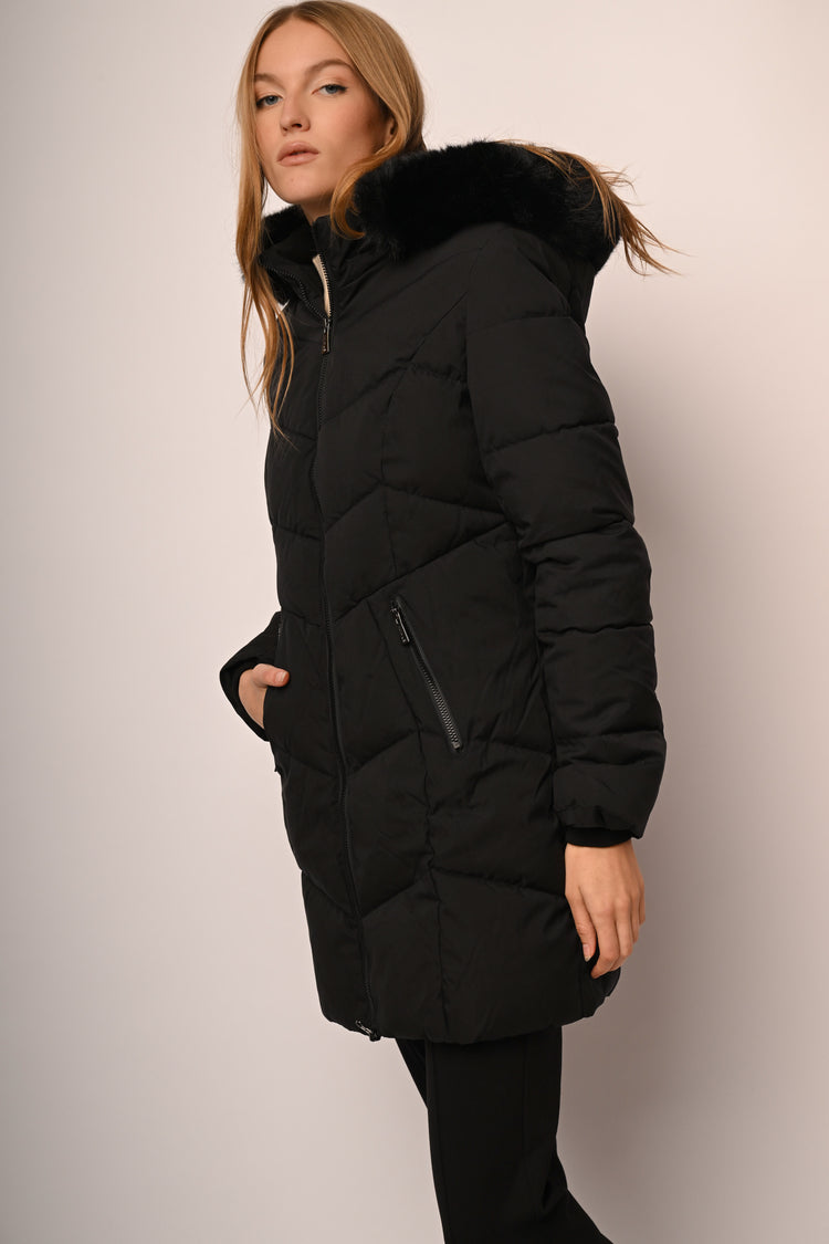 Piumino in nylon trapuntato con cappuccio in faux fur