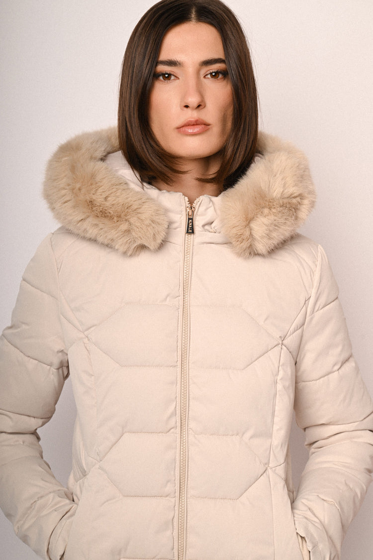 Piumino con cappuccio bordato in faux fur