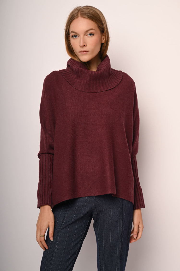 Dolcevita oversize con maniche a pipistrello