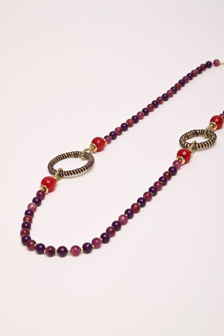 Collana con perline e cerchi