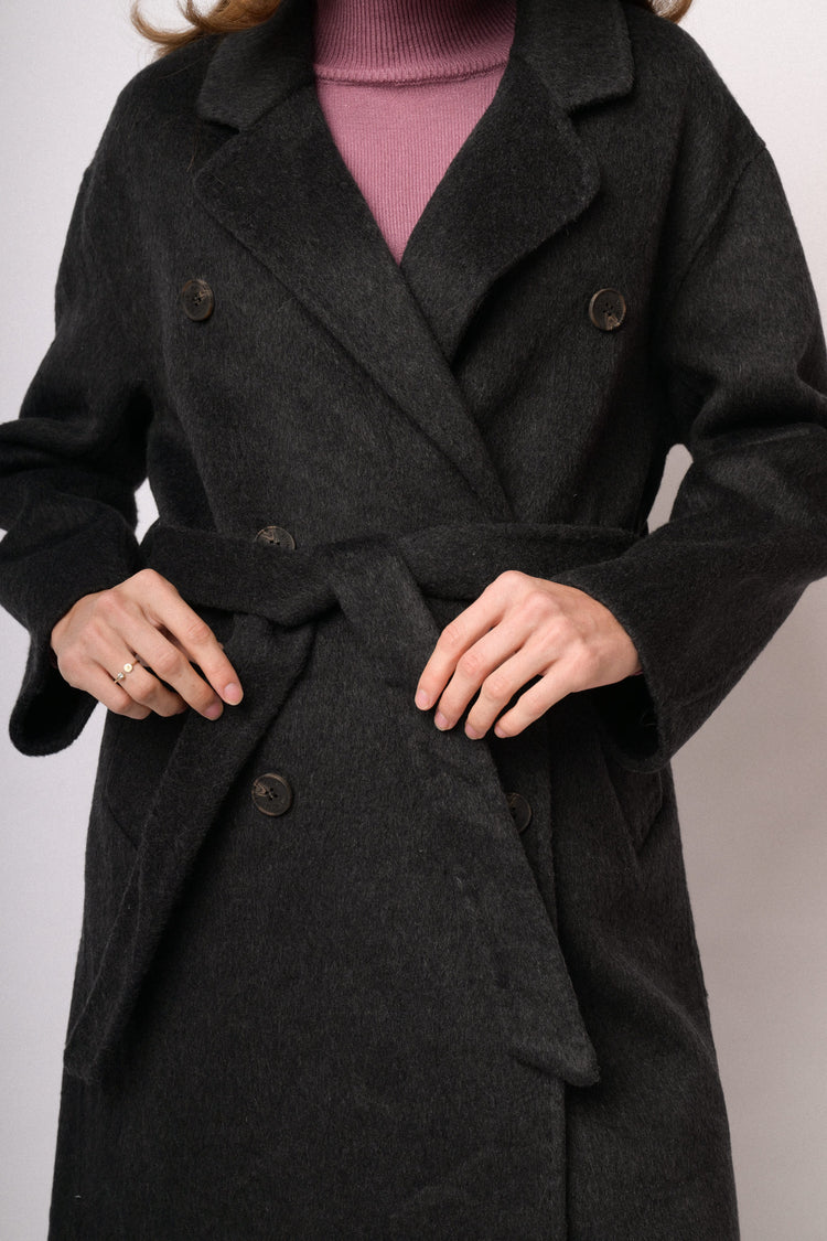 Cappotto lungo doppiopetto nero con cintura