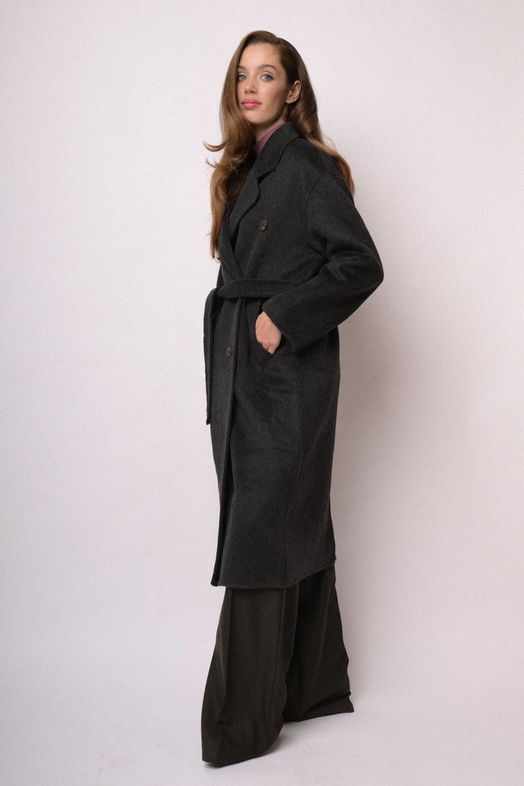 Cappotto lungo doppiopetto nero con cintura
