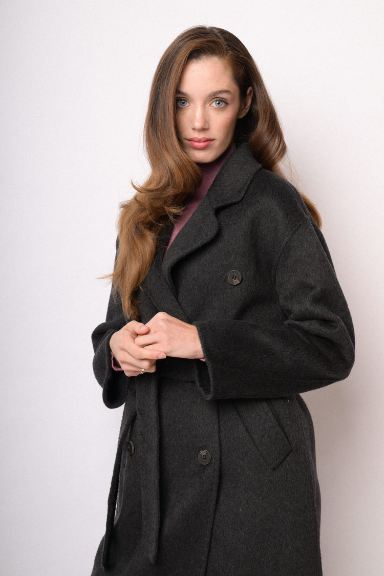 Cappotto lungo doppiopetto nero con cintura