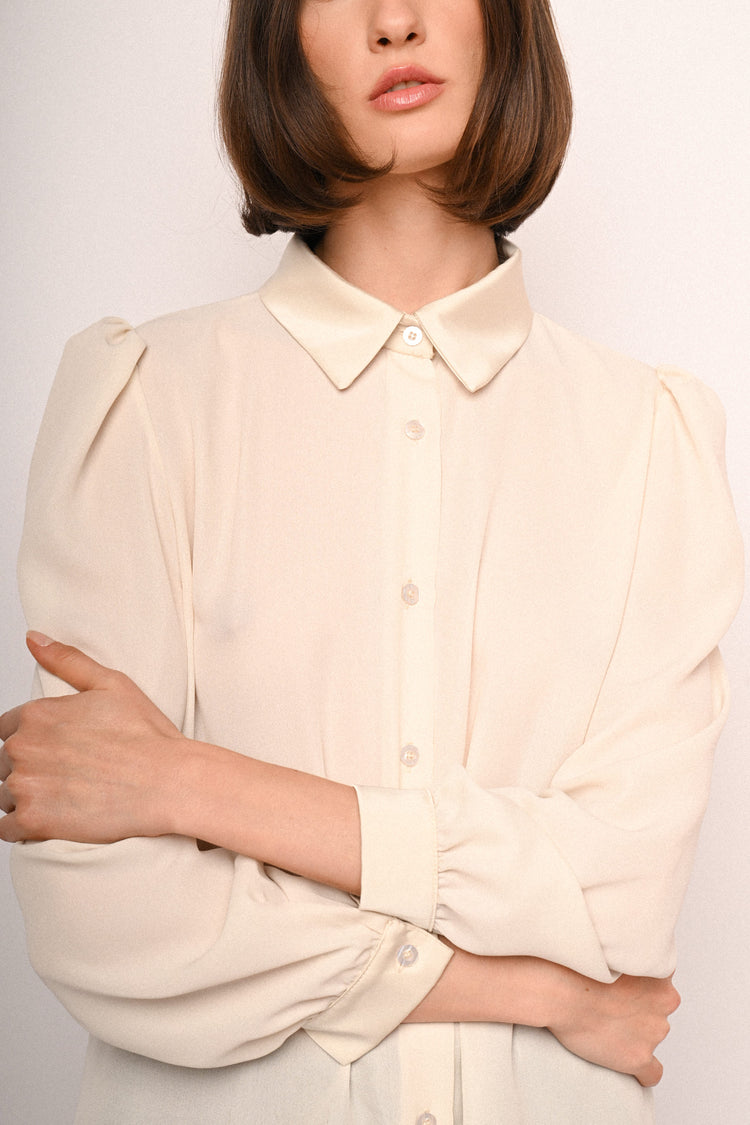 Camicia con colletto in raso