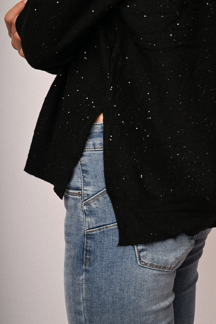 Pull basic con mini paillettes all-over