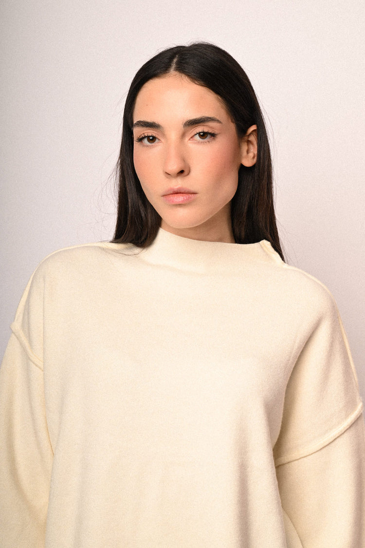 Pull con collo a cratere