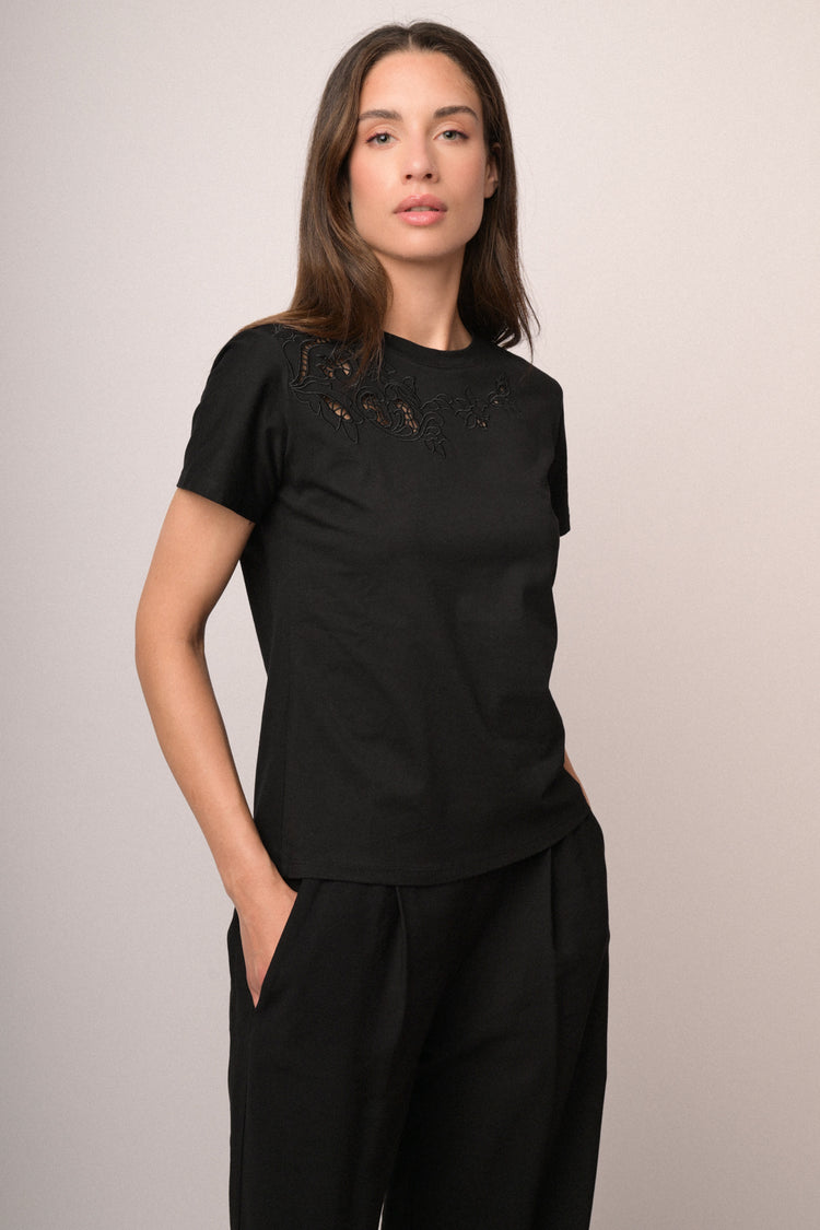 Maglia con ricamo fiori