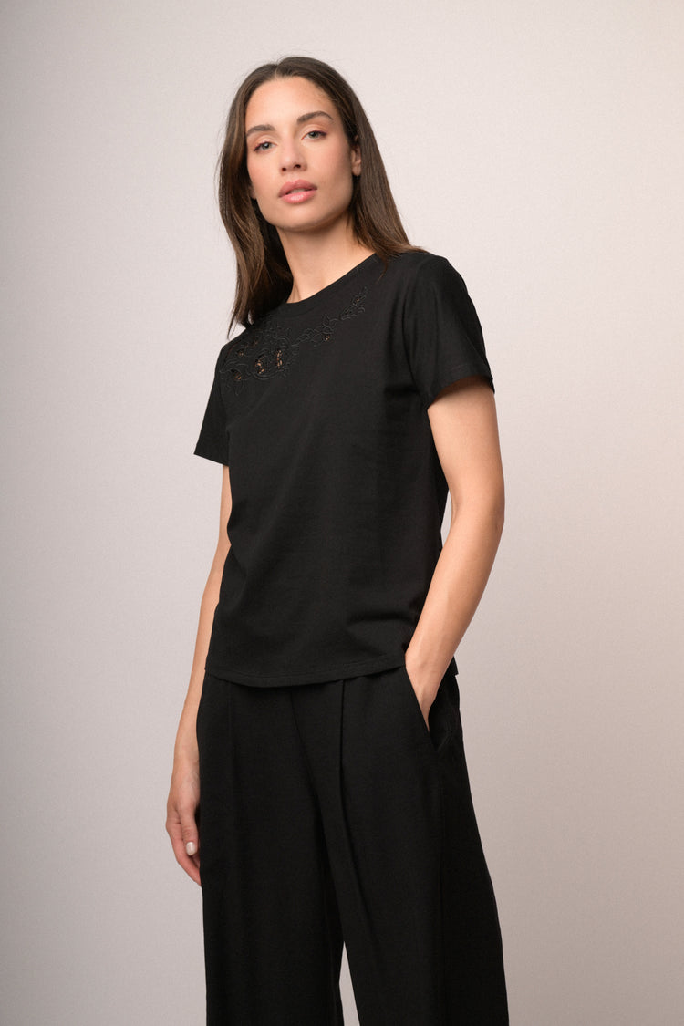 Maglia con ricamo fiori
