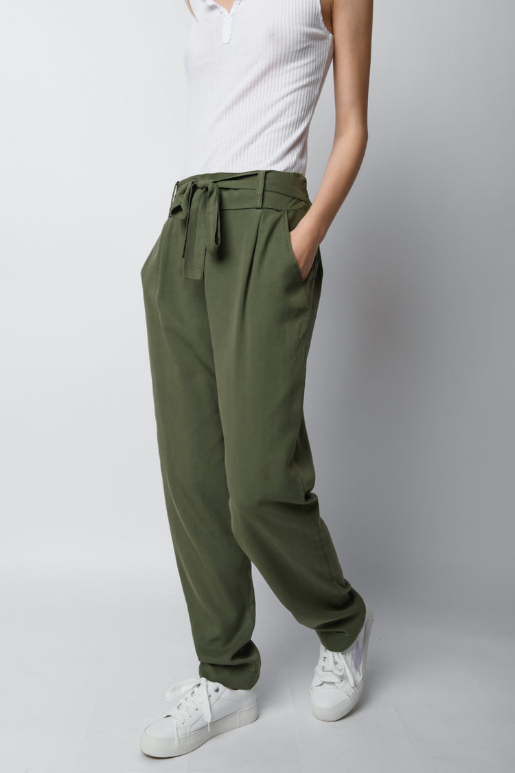 Pantaloni baggy con cintura