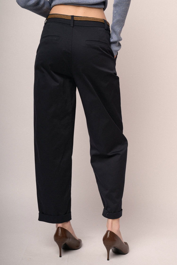 Pantaloni chino in cotone blu con cintura intrecciata