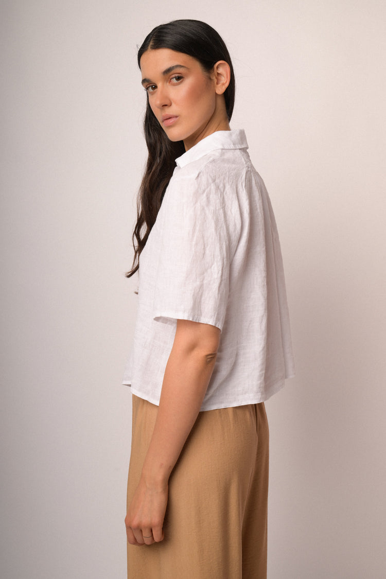 Camicia cropped in lino bianca