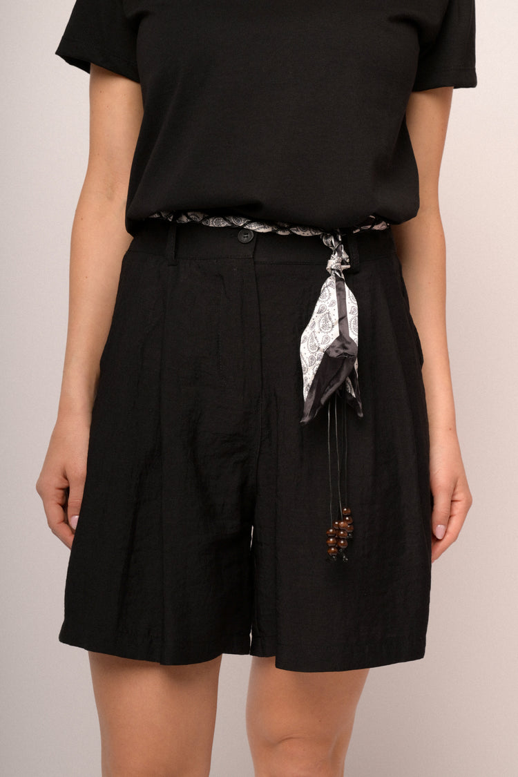 Bermuda misto viscosa nero con cintura-foulard