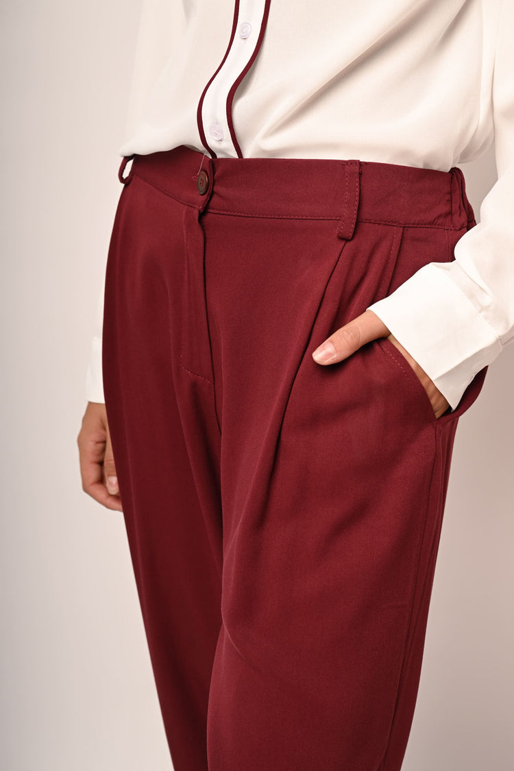 Pantaloni in viscosa con pinces