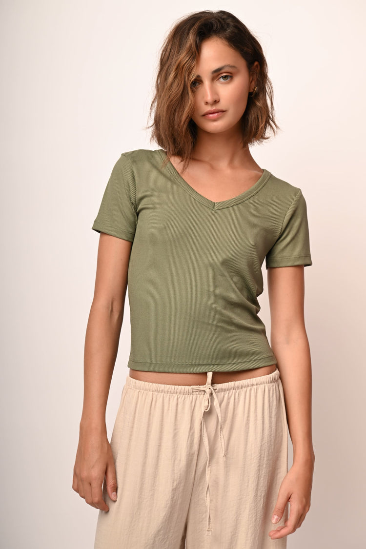 T-shirt con scollo a V a costine