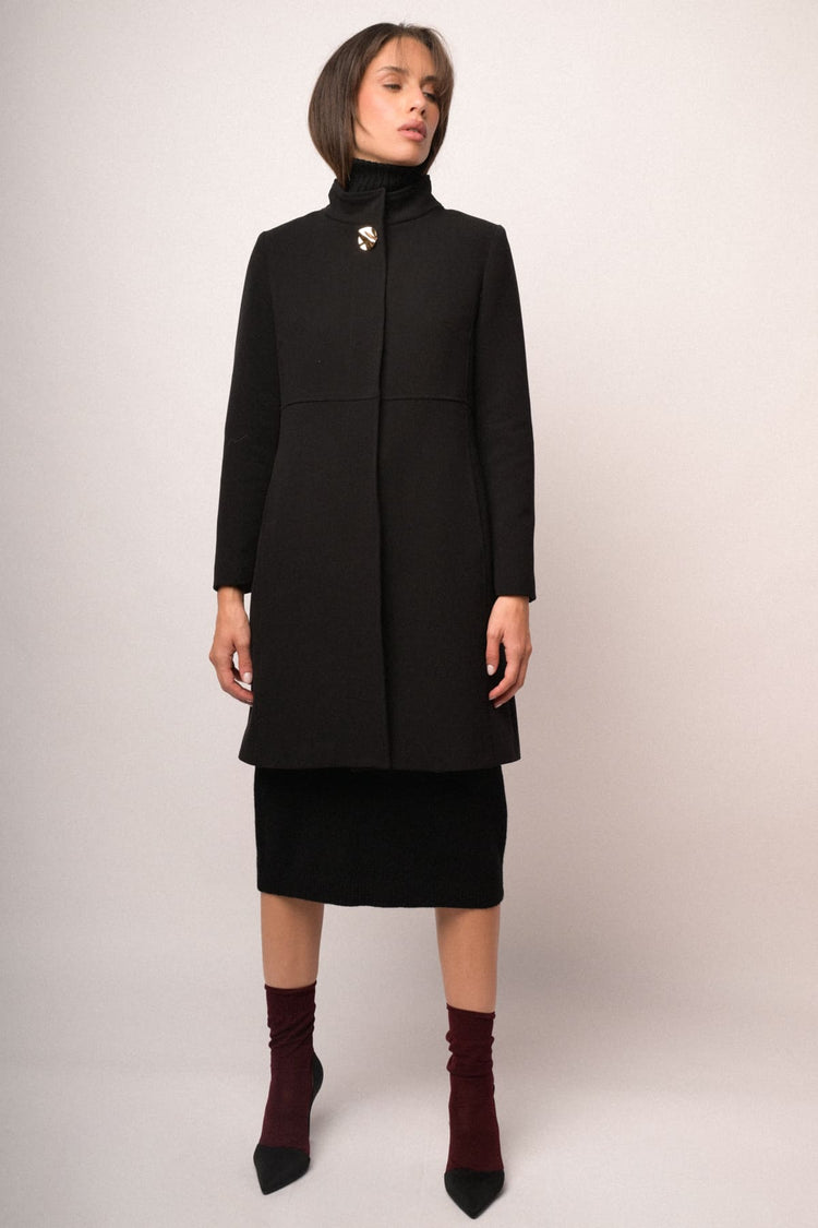 Cappotto crepe bottone gioiello